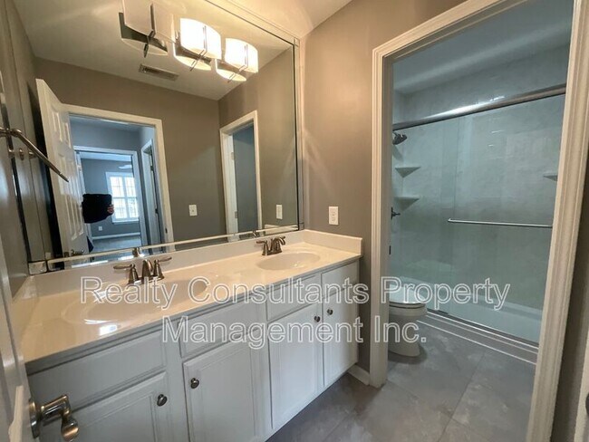 Building Photo - 27 Cherine Way