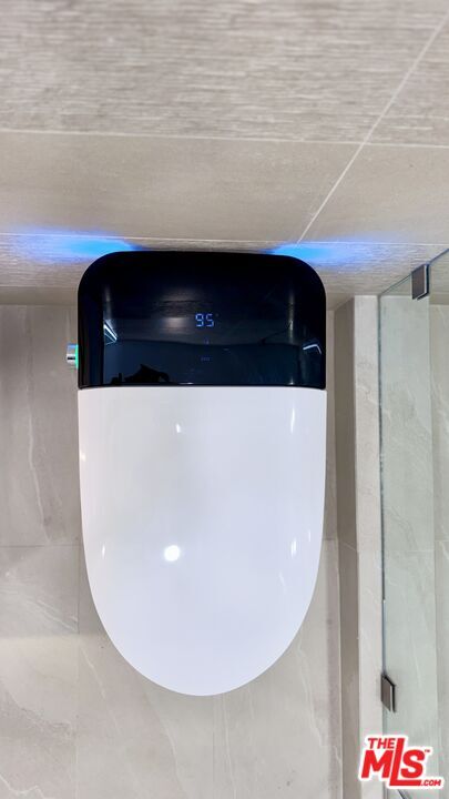 Building Photo - 414 N Palm Dr