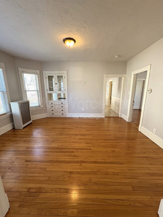 Building Photo - 27 June St