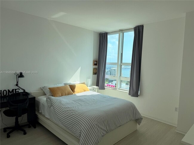 Building Photo - 951 Brickell Ave