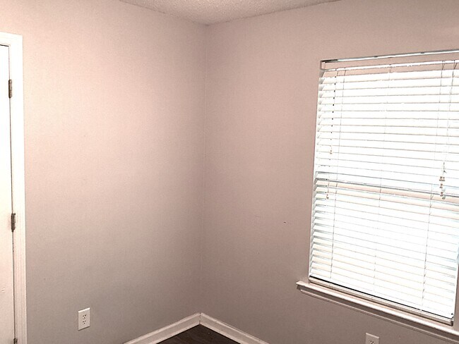 Building Photo - 5440 Rock Creek Ct