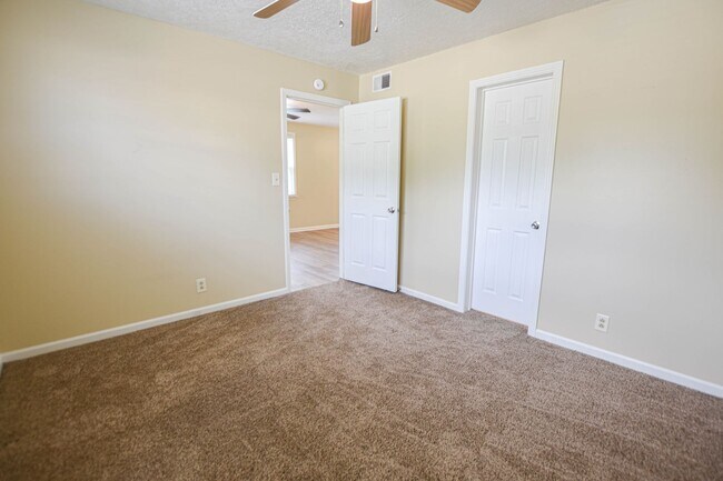 Building Photo - 509 Hietts Ln