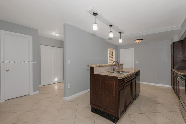 Building Photo - 20536 NE 6th Ct