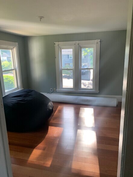 Bedroom - 32A Highland St