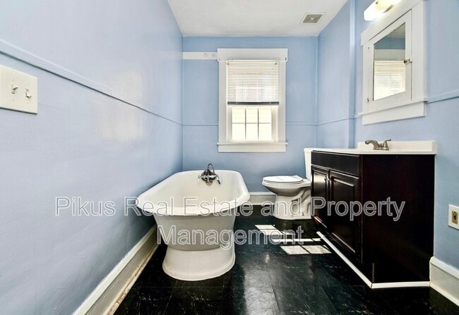 Building Photo - 1438 34th St NW