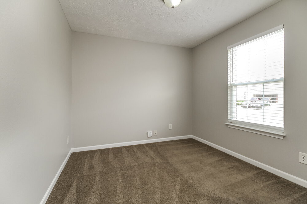 Building Photo - 127 Lyndhurst Dr