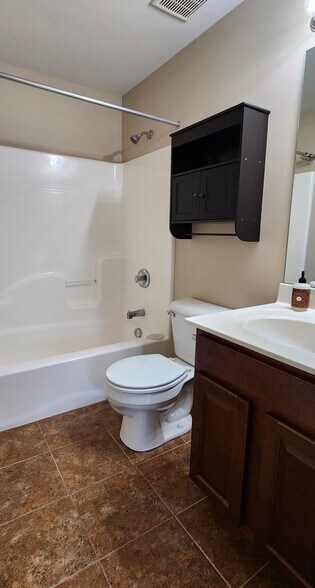 Building Photo - 162 Slindes Woods Cir