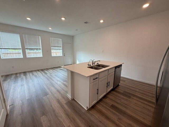 Building Photo - 922 Moon Drop Ln