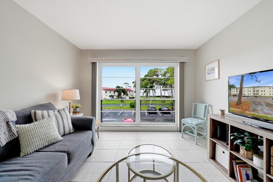 Building Photo - 2700 Bayshore Blvd