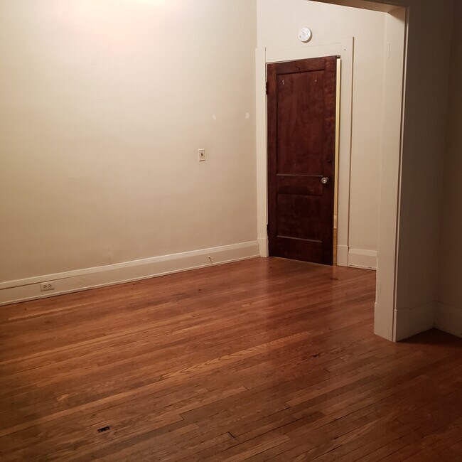 Building Photo - 2145 Scottwood Ave
