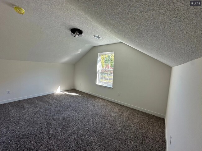 Building Photo - 11214 N Oak Trafficway