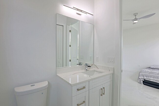 Building Photo - Duplex-929 Eisenhower Blvd Lehigh Acres, F...