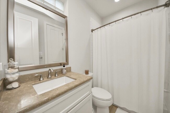 Building Photo - 15623 Broad St