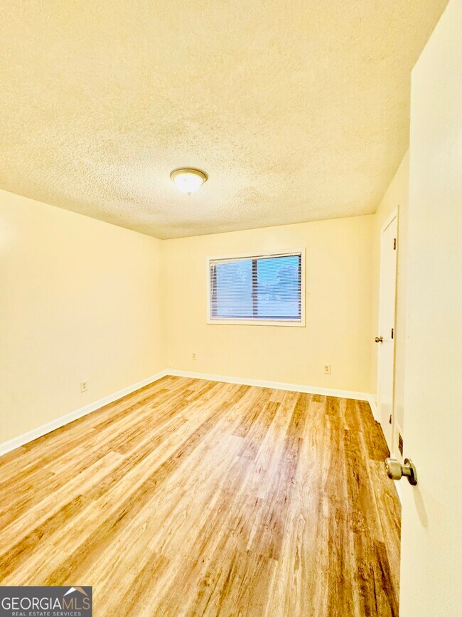 Building Photo - 4755 Yates Rd