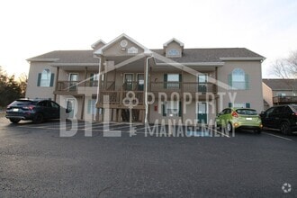 Building Photo - Price Reduced! Charming Fully Furnished Co...