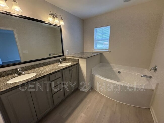 Building Photo - 815 Delta Ln