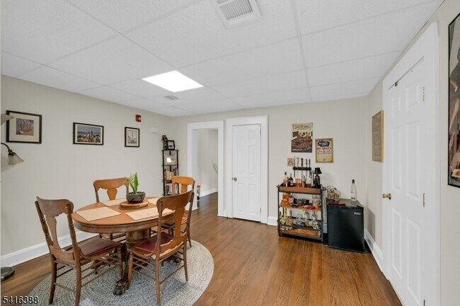 Building Photo - 38 Morris St