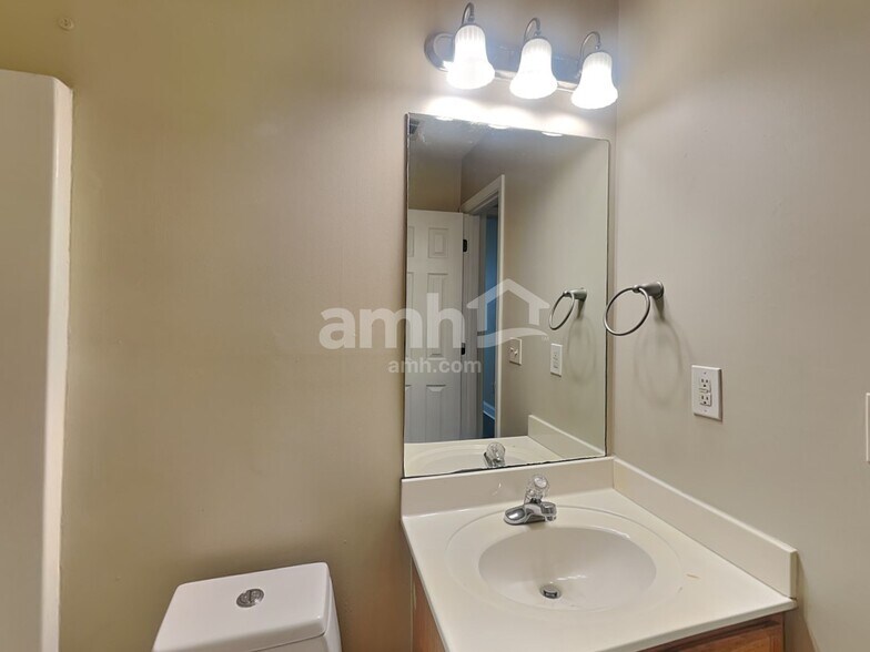 Building Photo - 785 Mount Royal Cv