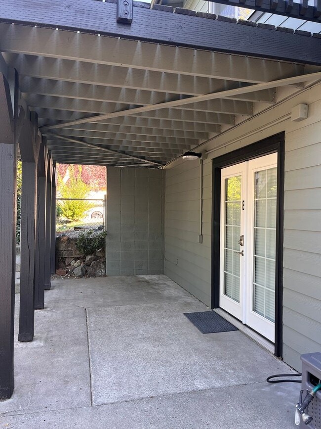 Building Photo - 1335 Bradley St