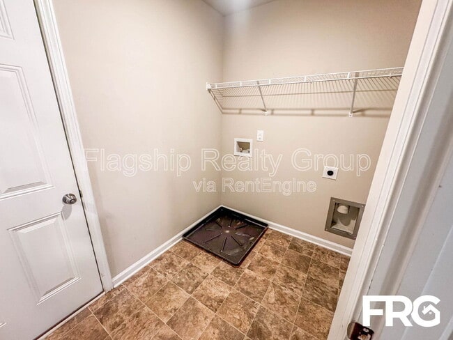 Building Photo - 110 Highland Pk Dr