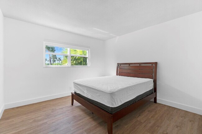 Building Photo - 1439 S Ocean Blvd