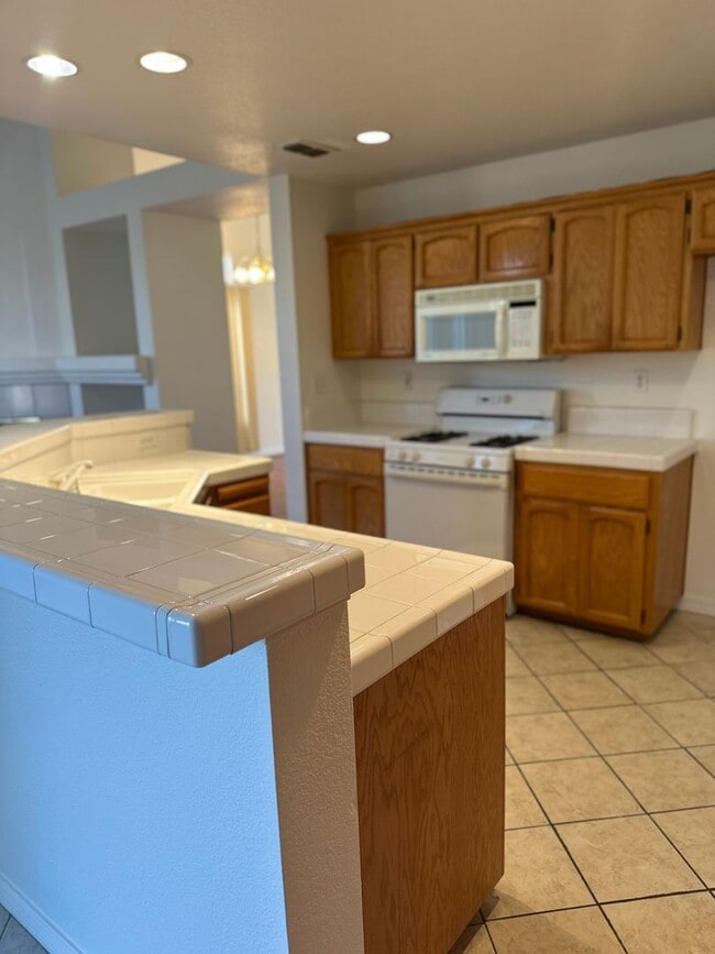 Building Photo - Nice Home For Rent!