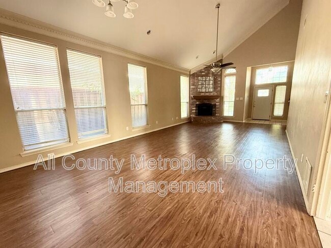 Building Photo - 8902 Bayshore Ln