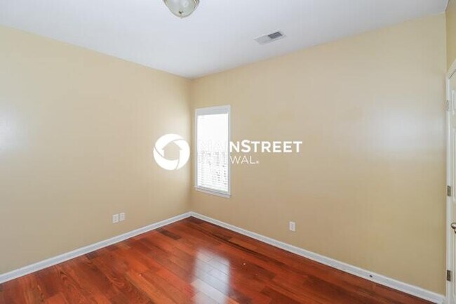 Building Photo - 3 Bedroom Pet-Friendly Home in Cordova, TN with Main Street Renewal