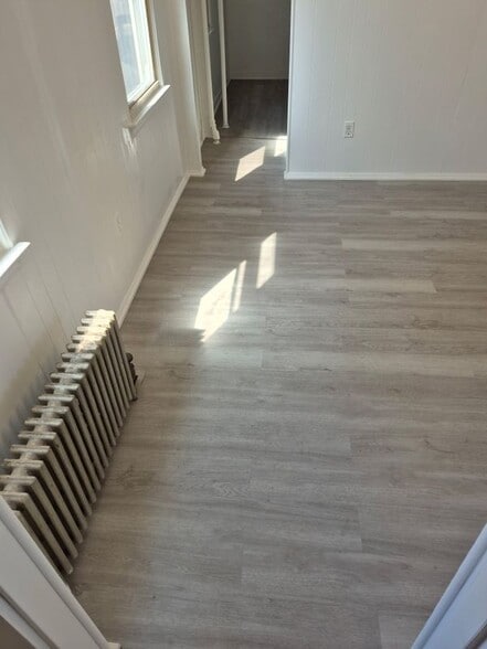 Building Photo - 98 Columbia St