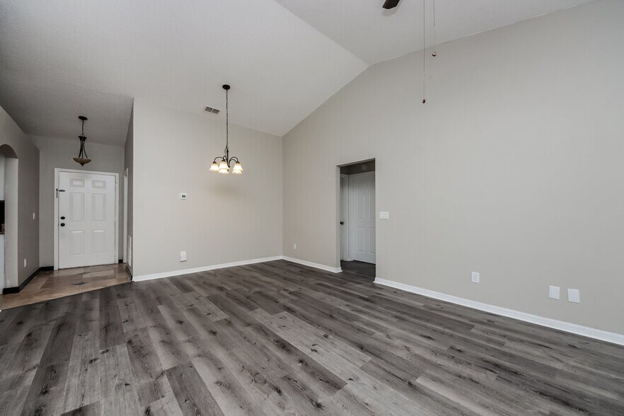 Building Photo - 17104 Cypresswood Way