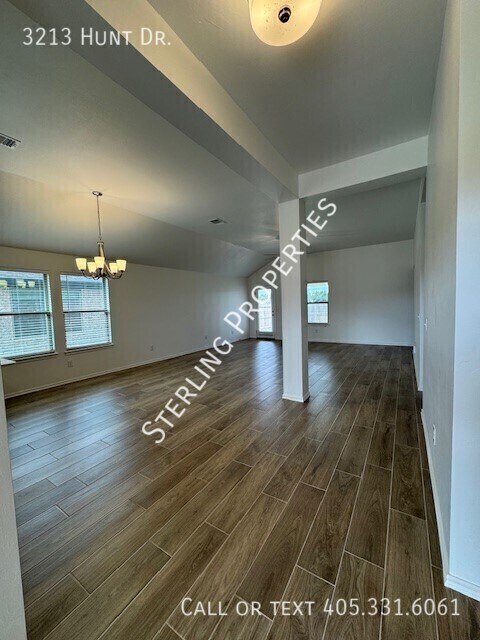 Building Photo - 3213 Hunt Dr