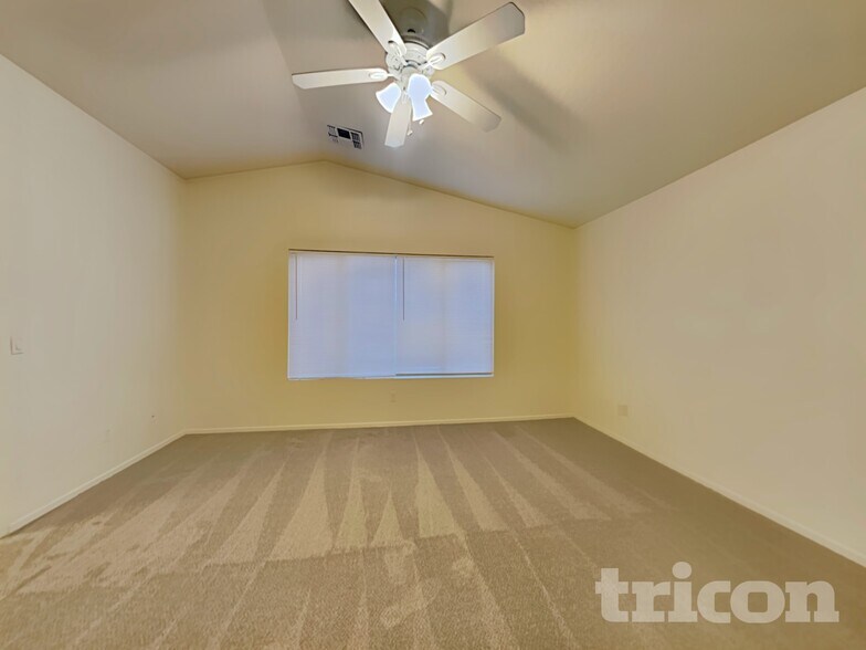 Building Photo - 12746 W Hollyhock Dr