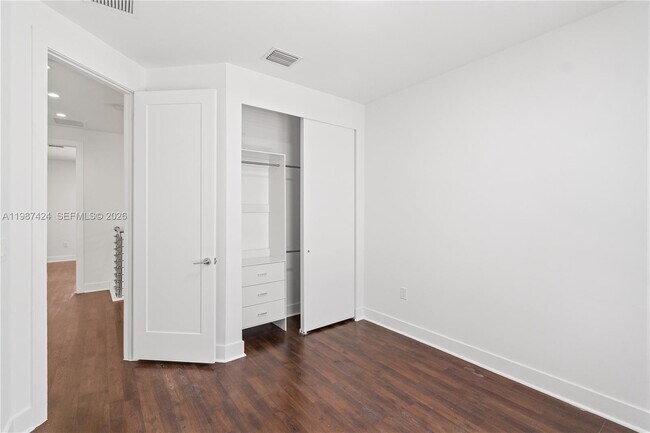 Building Photo - 6432 NW 104th Ct