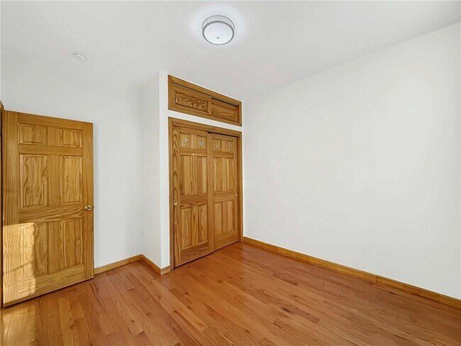 Building Photo - 2532 E 26th St
