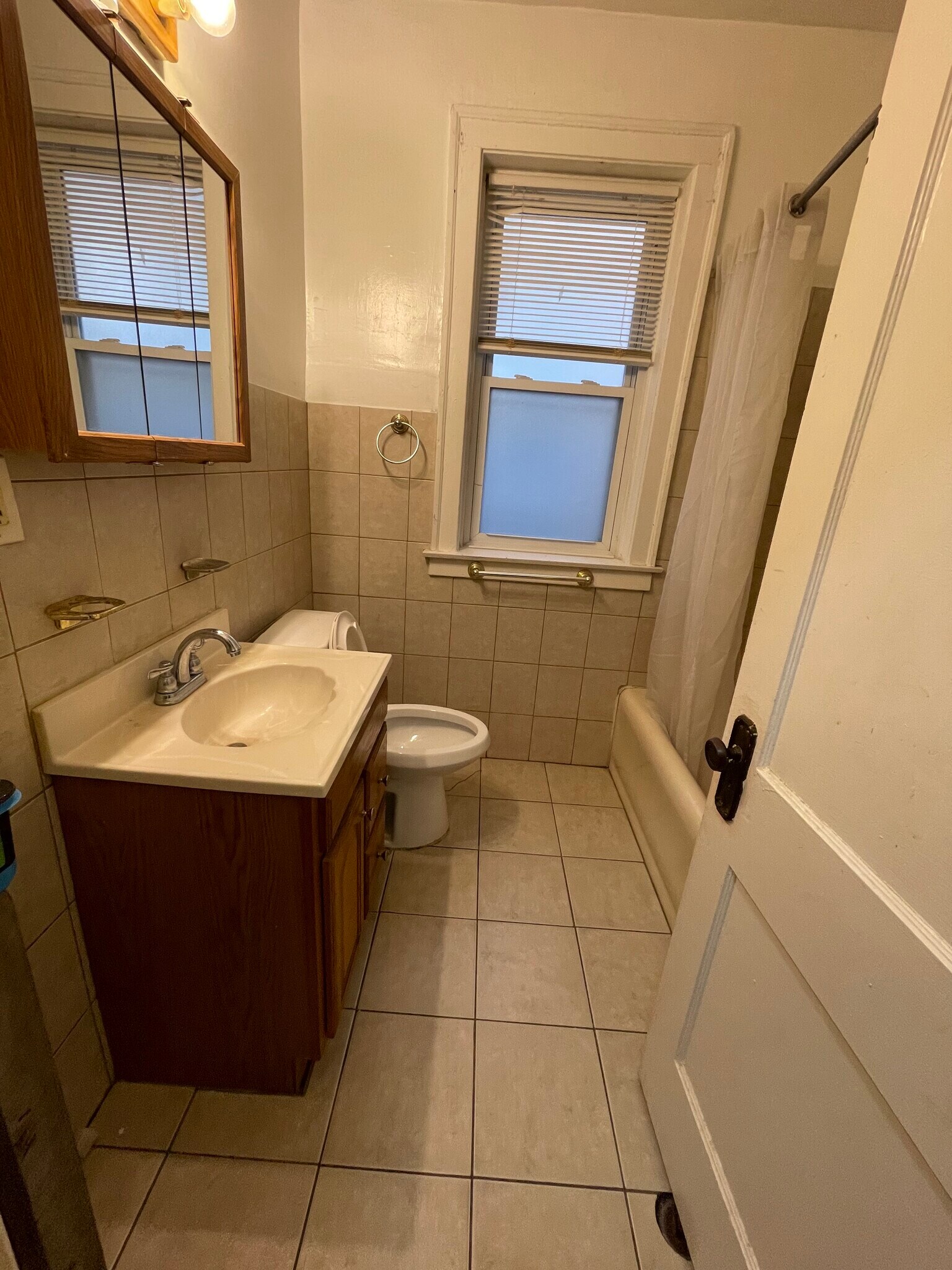 Building Photo - 6945 S Calumet Ave