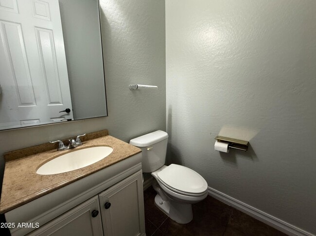 Building Photo - 2472 E Mead Dr