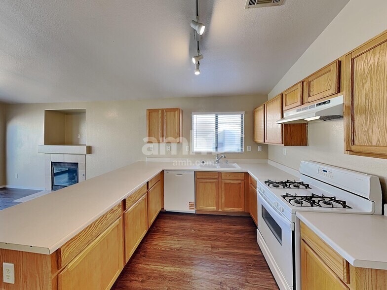 Building Photo - 4430 Blue Mist Ct