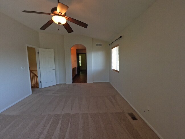 Building Photo - 2215 Harvest St