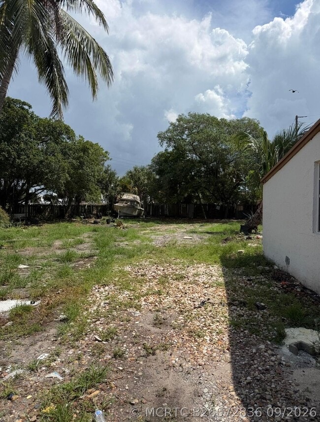 Building Photo - 3411 NW 9th Ct