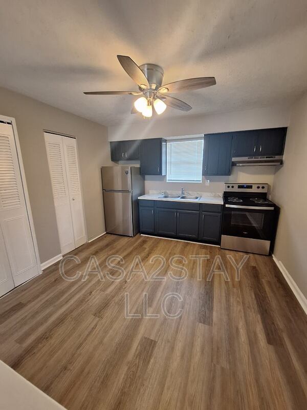 Building Photo - 329 Redmar Blvd