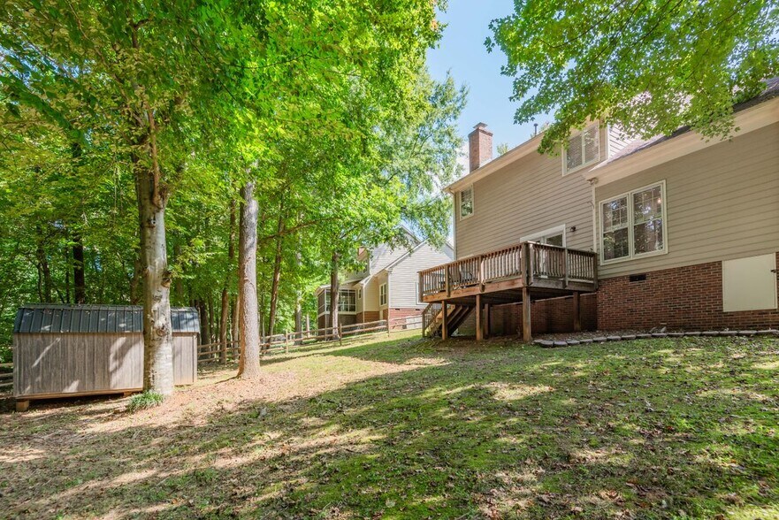 Building Photo - 10024 Avon Farm Ln