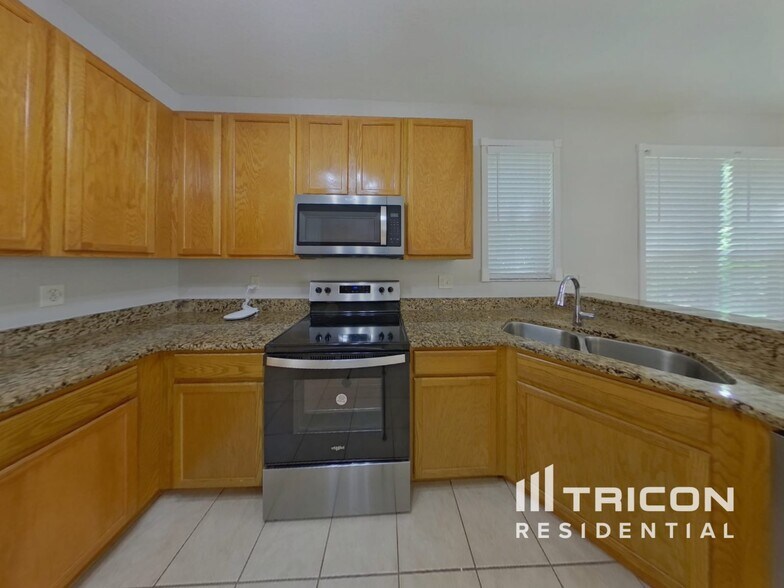 Building Photo - 10501 Grayslake Ct