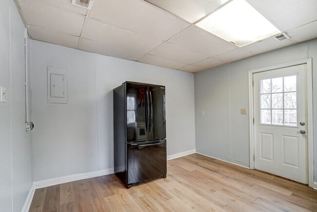 Building Photo - 29 N Main St