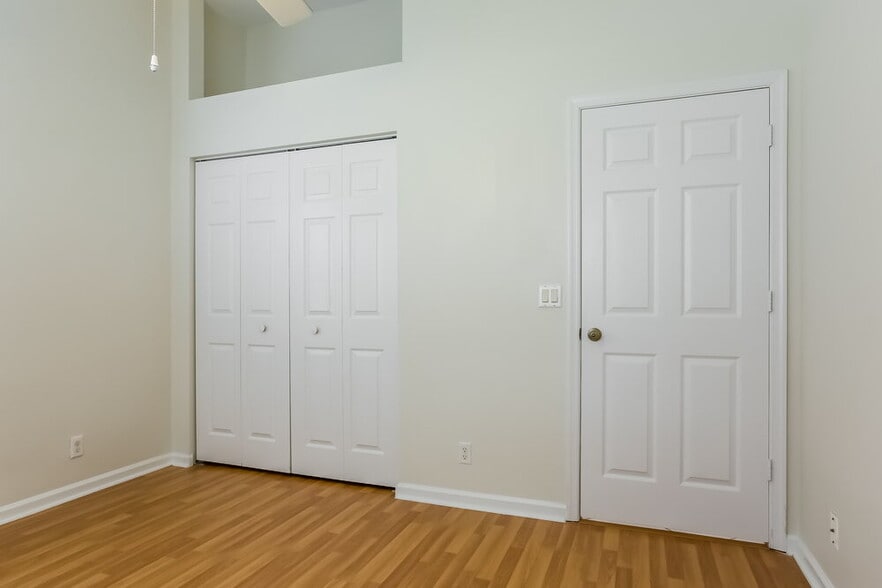 Building Photo - 1200 Columbine Pl