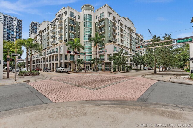 Building Photo - 600 S Dixie Hwy
