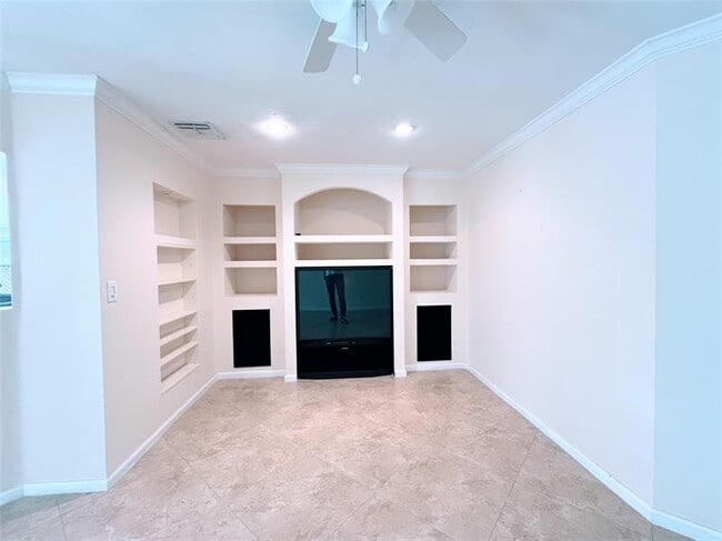 Building Photo - 2032 Discovery Cir E