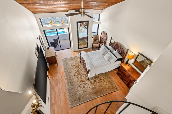 Building Photo - 1005 Bel Air Dr