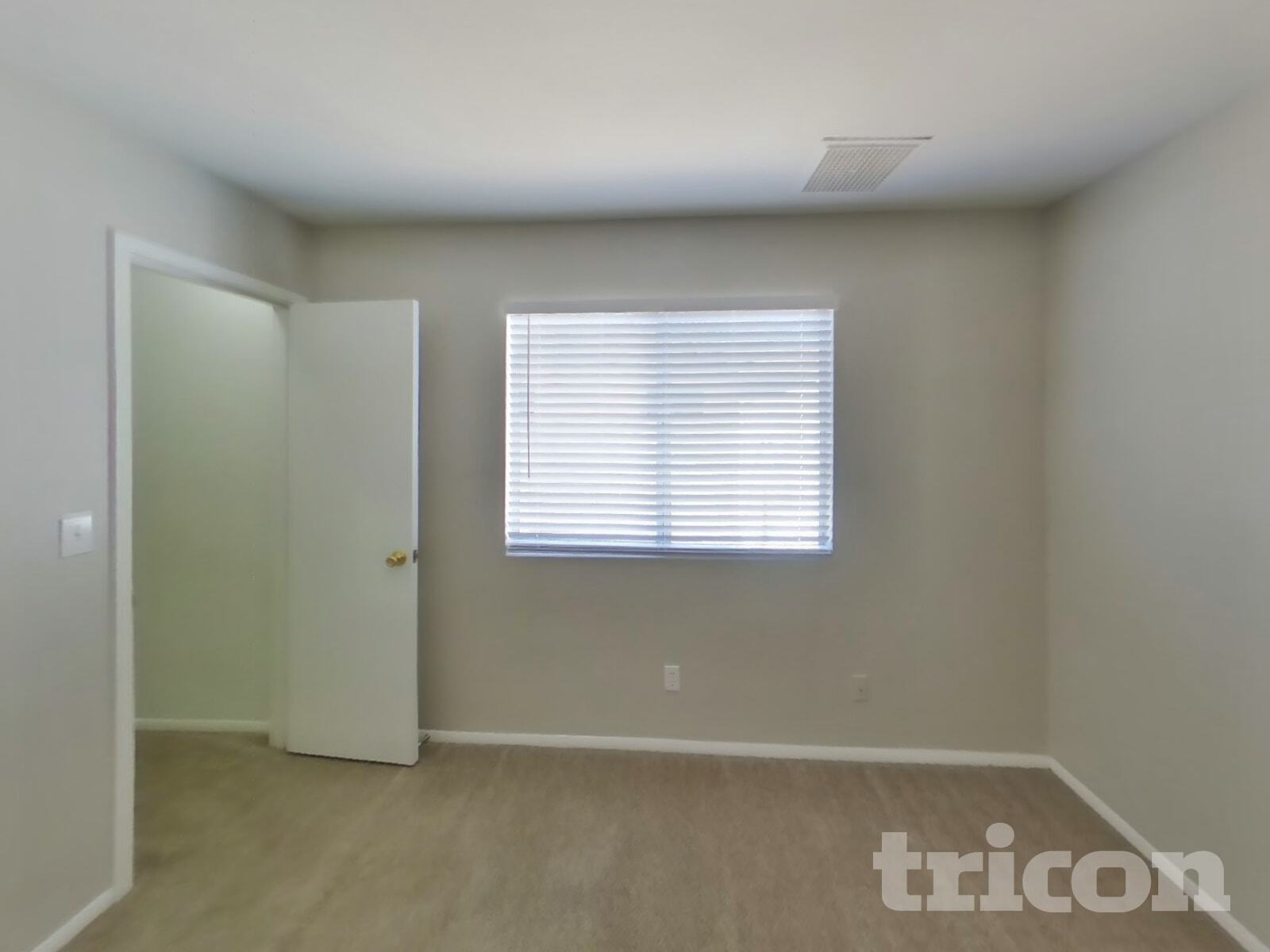 Building Photo - 4432 N 86th Dr