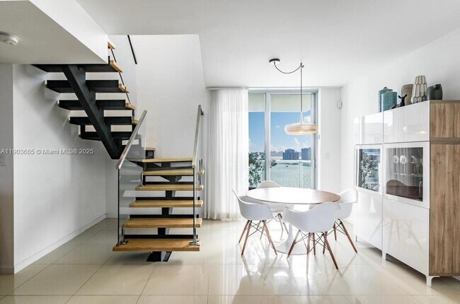 Building Photo - 7928 East Dr