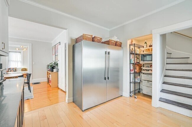 Building Photo - 44 Cottage St